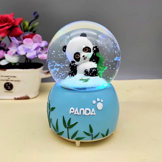 Sevimli Panda Işıklı Müzikli Ve Püskürtmeli Büyük Boy Kar Küresi